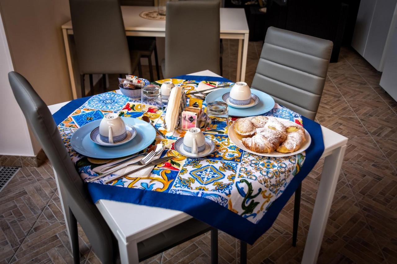 Bed and Breakfast Le Colonne Racale Exterior foto