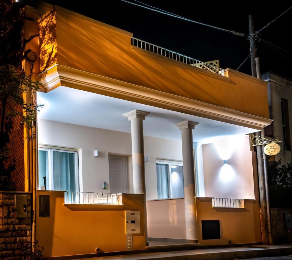 Bed and Breakfast Le Colonne Racale Exterior foto