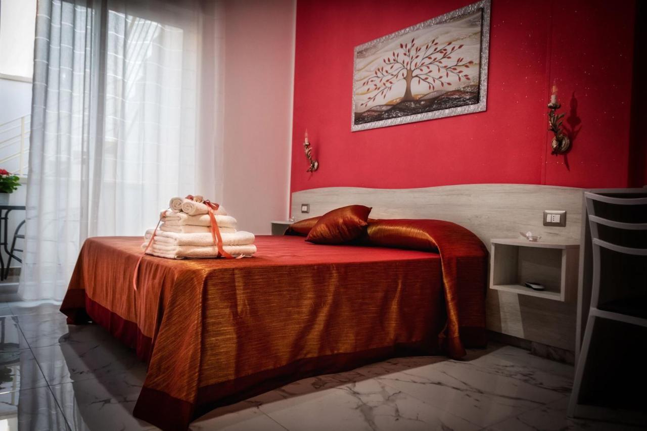 Bed and Breakfast Le Colonne Racale Exterior foto